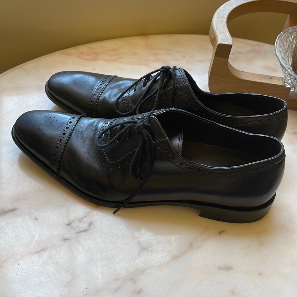 Calibrate leather dress shoes